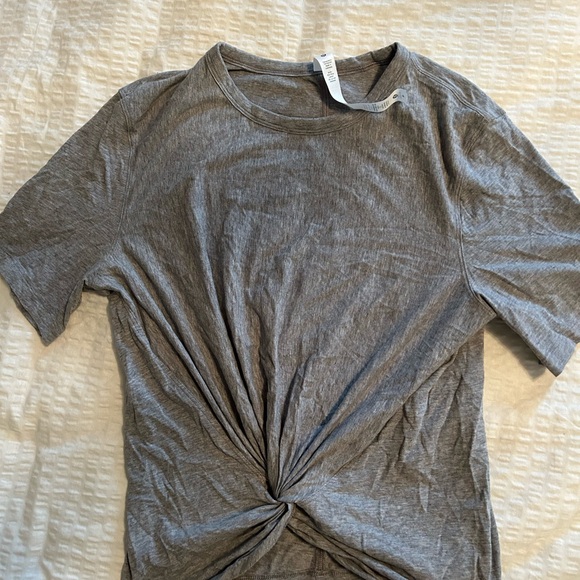 Lululemon knot crescent tee - Picture 2 of 4